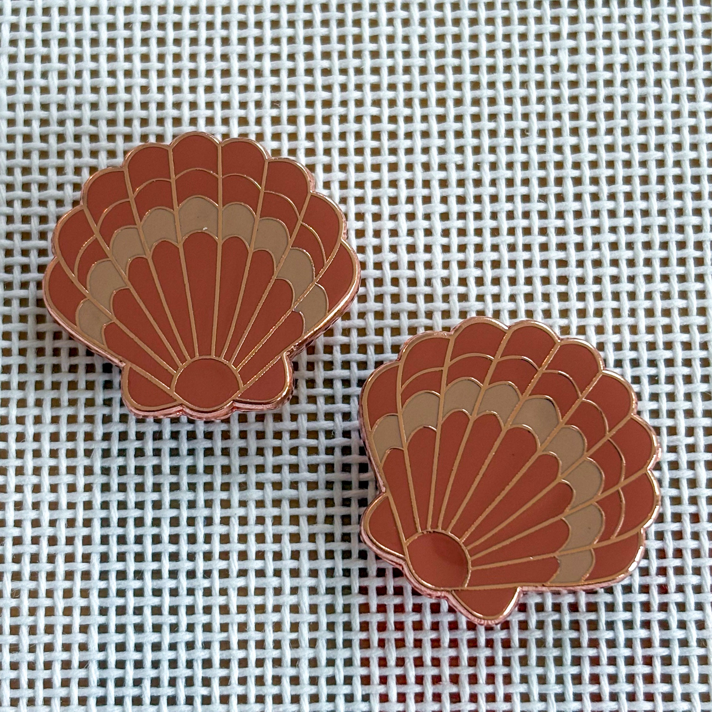 Scallop Needle Minder